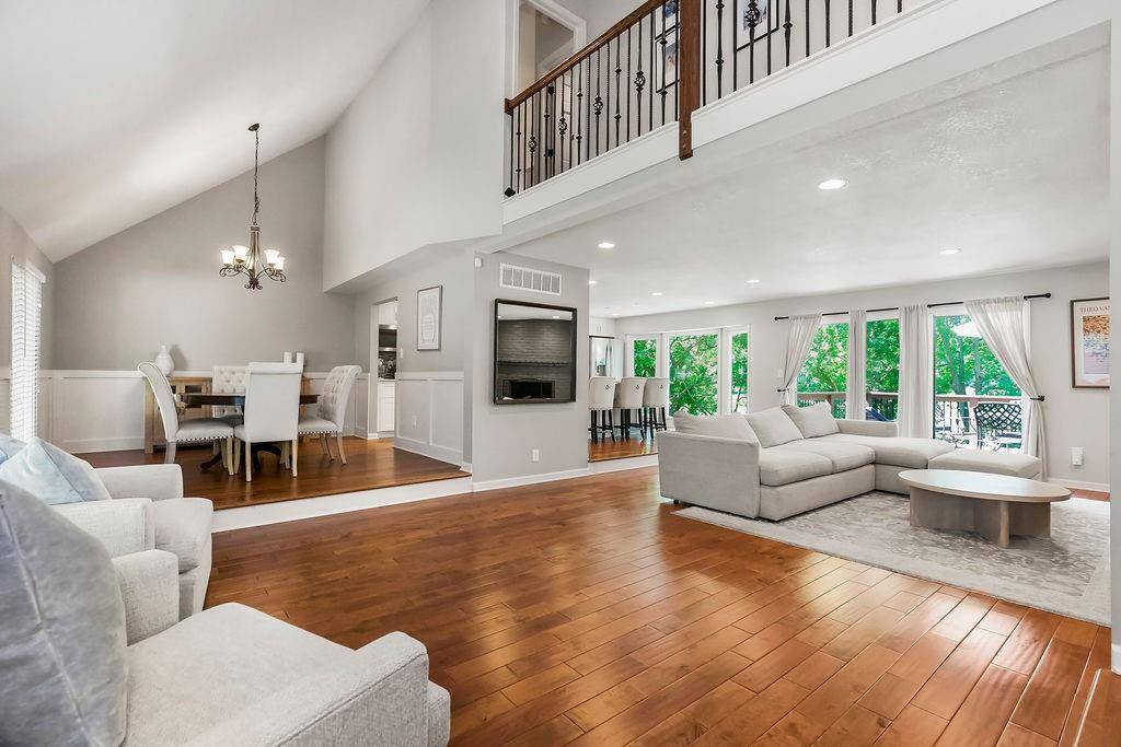 Overland Park, KS 66212,8911 W 104th ST