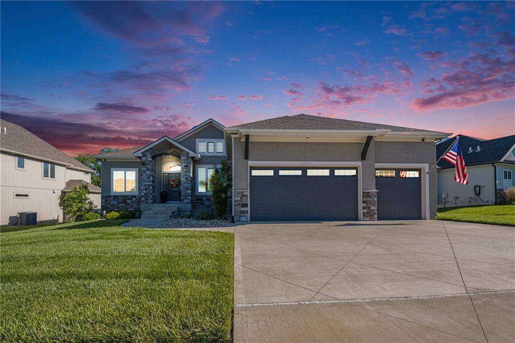 Parkville, MO 64152,14814 Thousand Oaks PL