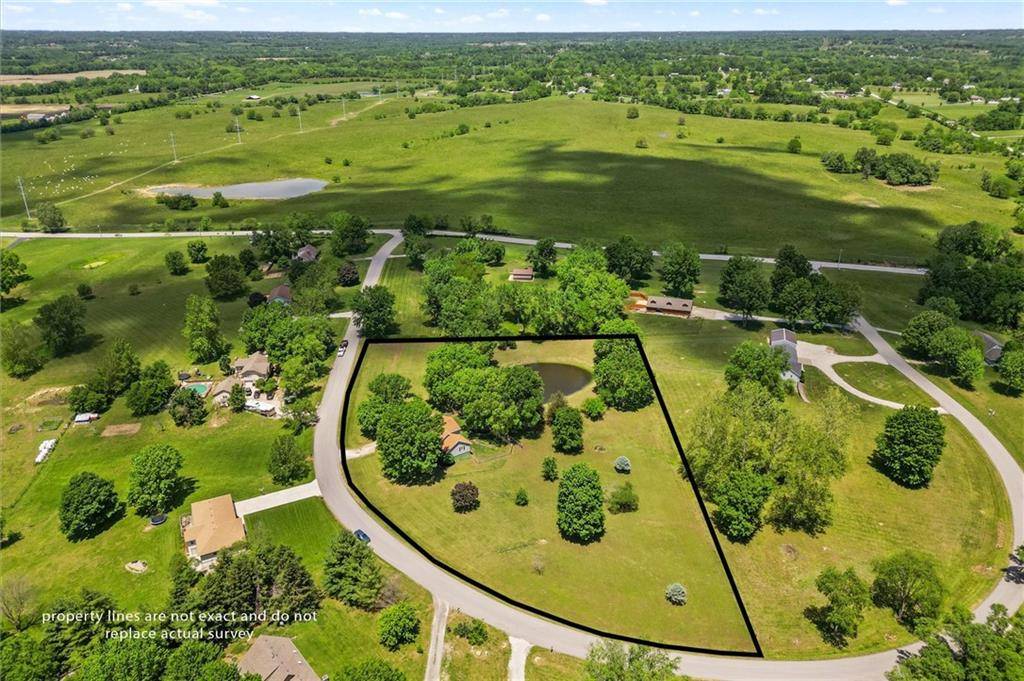 Kearney, MO 64060,15017 Woodcliffe CIR