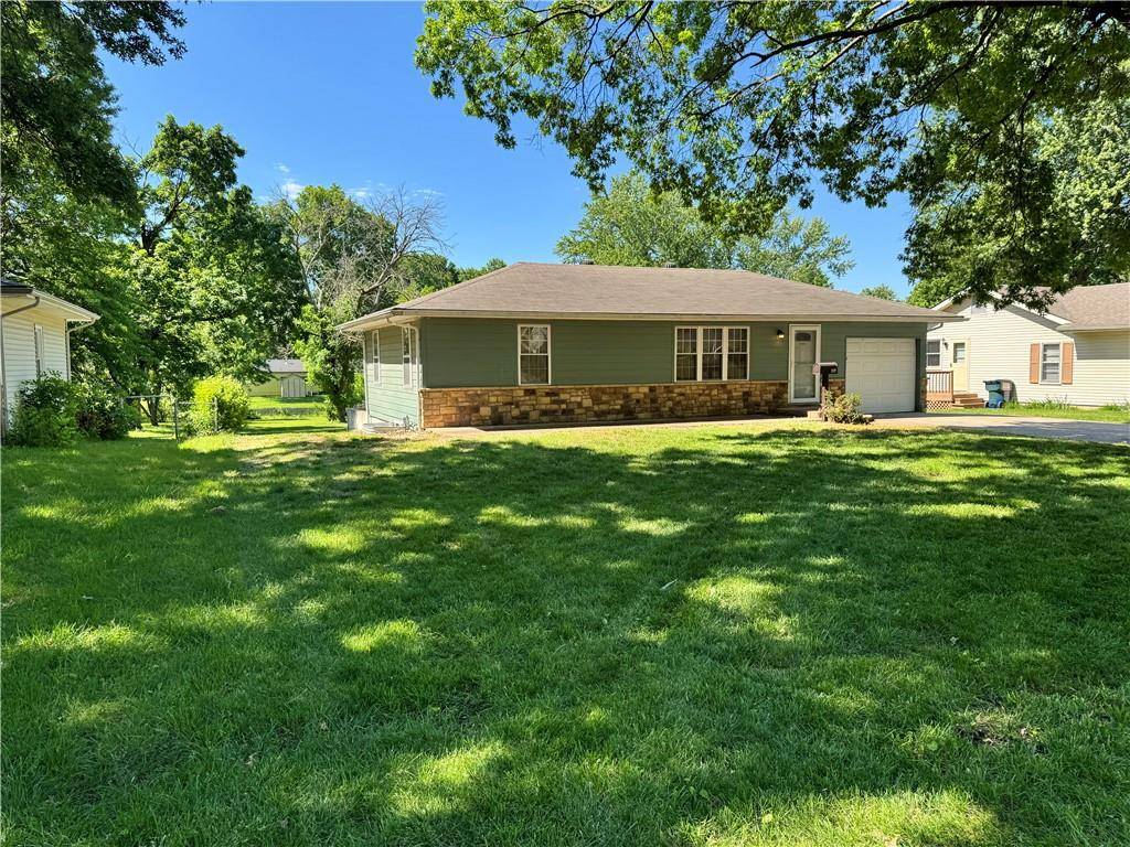 Gladstone, MO 64118,1401 NE 67th ST