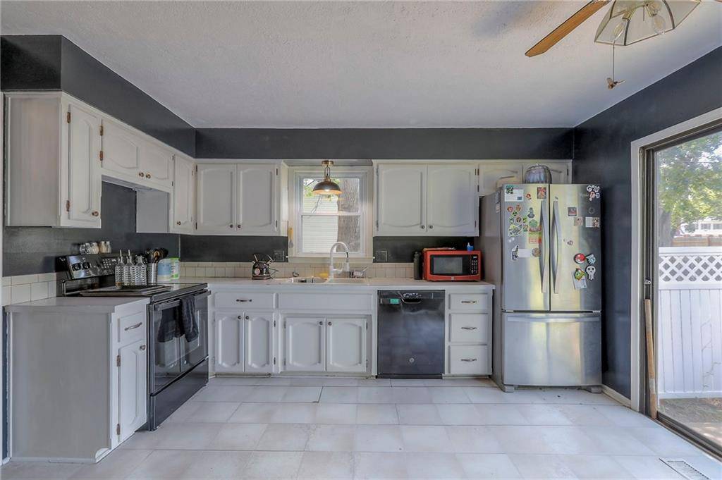 Gladstone, MO 64119,6704 N Agnes AVE