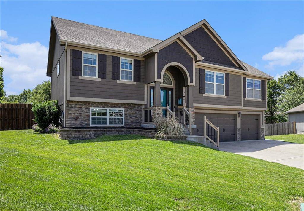 Kearney, MO 64060,721 E 13th TER