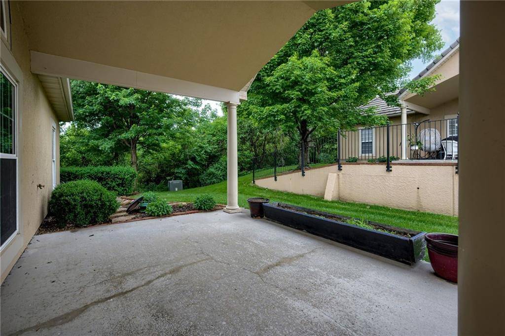Leawood, KS 66224,5437 W 145th TER