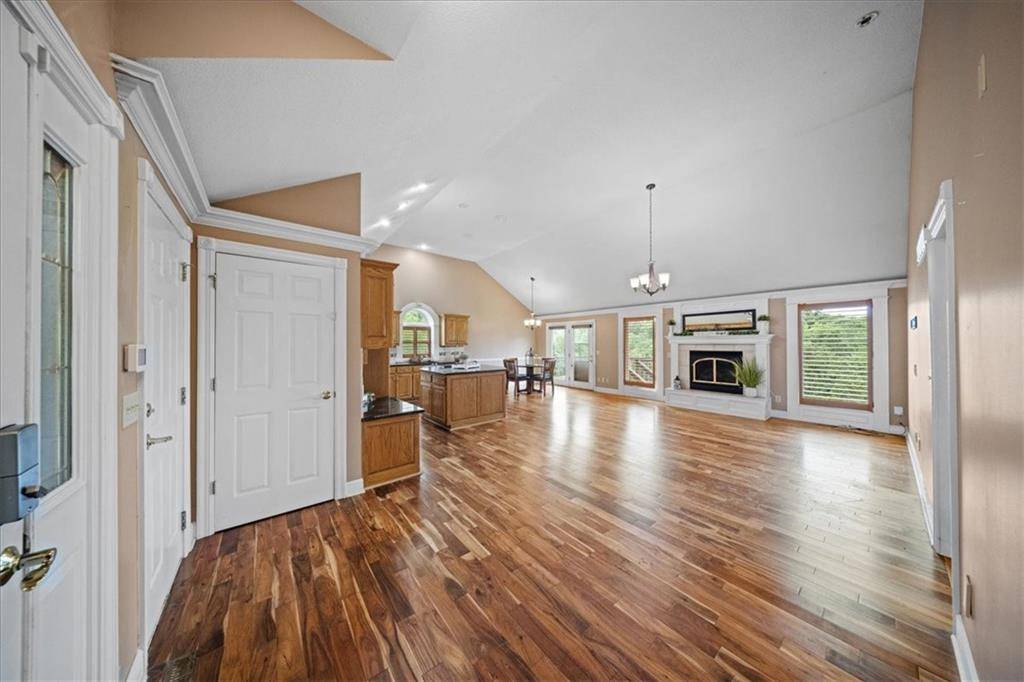 Blue Springs, MO 64029,1908 NE Red Oak LN