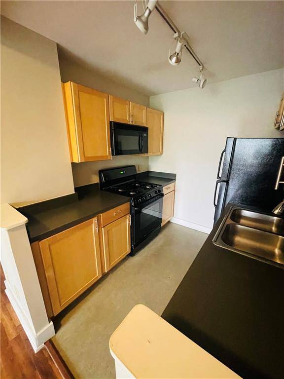 Kansas City, MO 64106,600 E 8th ST #6O ST