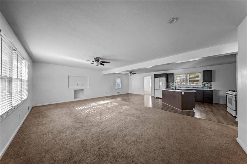 Independence, MO 64055,4217 S Spring ST