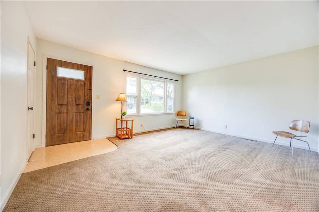 Lawrence, KS 66046,1524 W 22nd TER