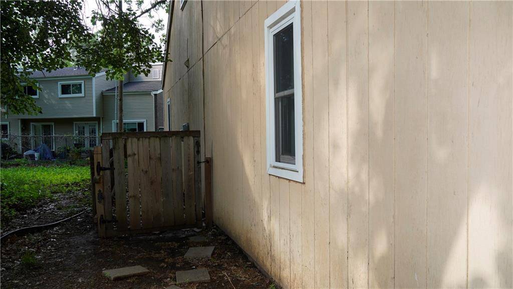 Lawrence, KS 66044,1506 Pin Oak DR