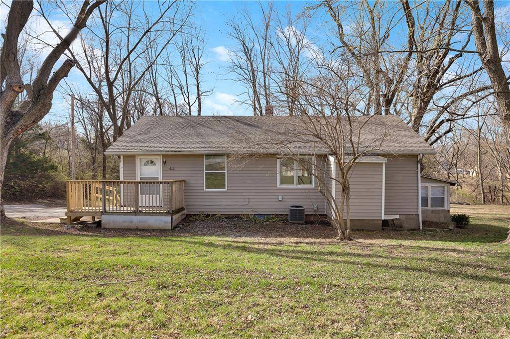 Independence, MO 64054,612 S Harris AVE