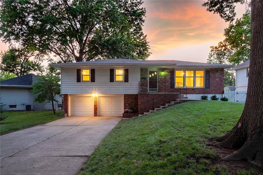 Gladstone, MO 64119,6714 N Bales AVE