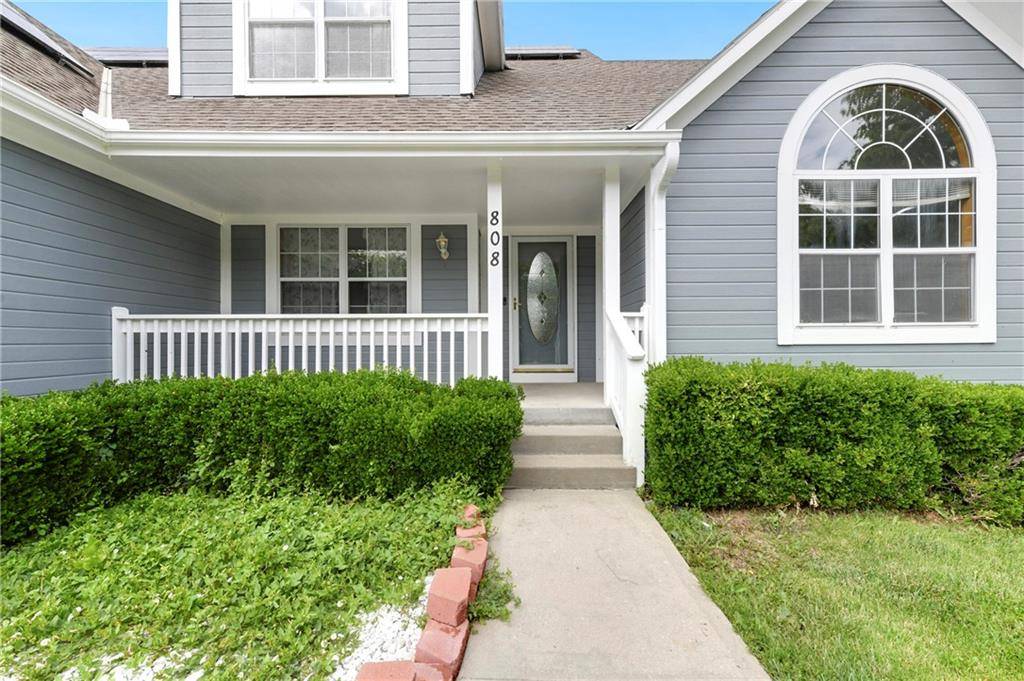 Peculiar, MO 64078,808 S Peculiar DR
