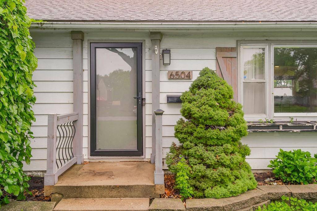 Gladstone, MO 64118,6504 N Harrison ST