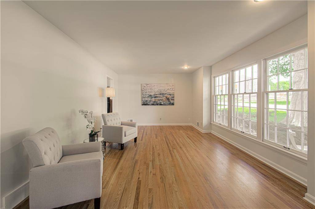 Prairie Village, KS 66208,7801 Colonial DR