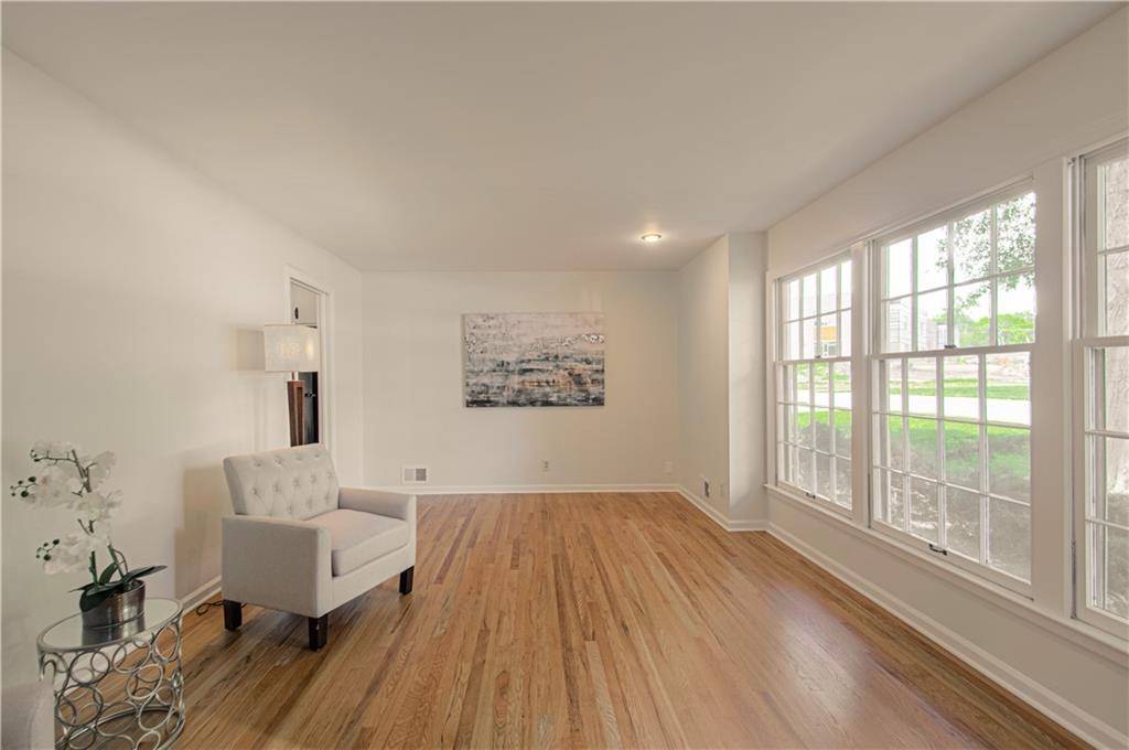 Prairie Village, KS 66208,7801 Colonial DR