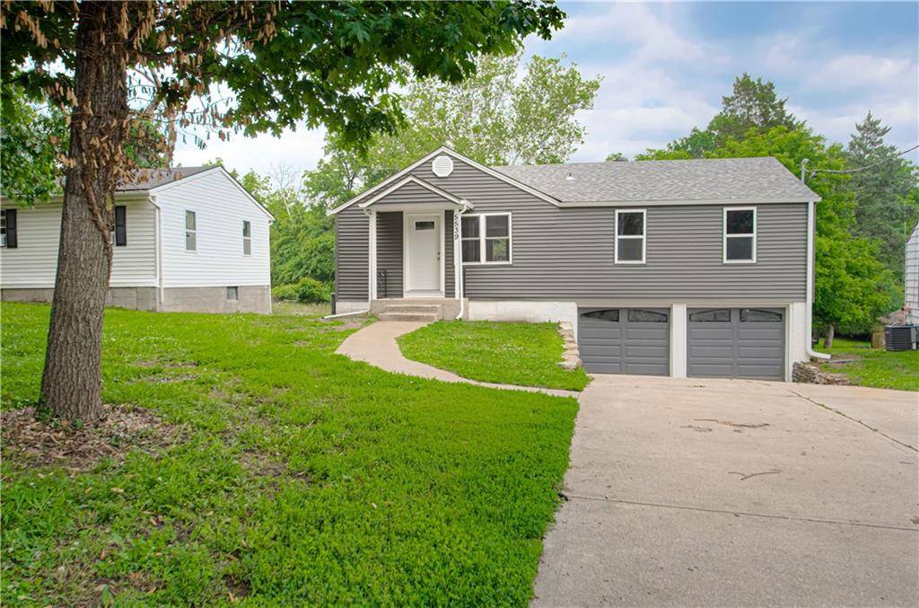 Houston Lake, MO 64151,5539 NW Adrian AVE