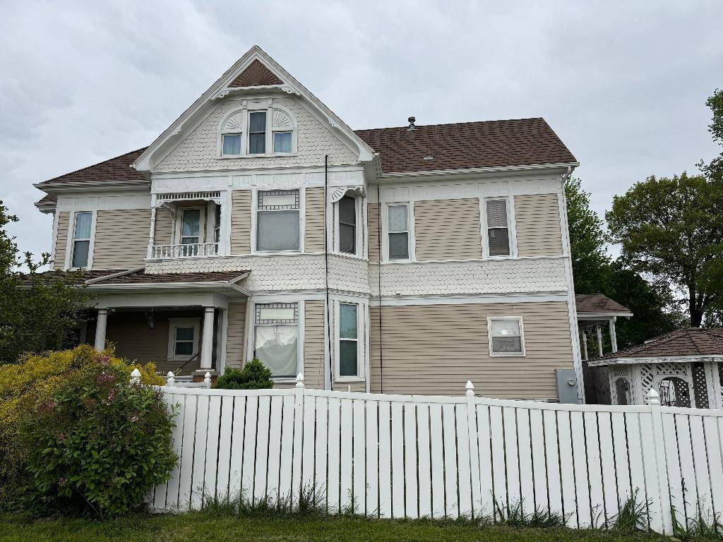 Marshall, MO 65340,308 E Arrow ST