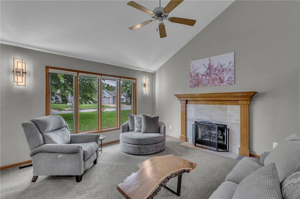 Lawrence, KS 66049,4217 Saddlehorn DR