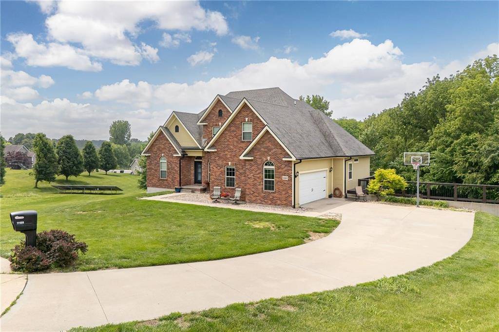 St Joseph, MO 64505,11109 Club View DR