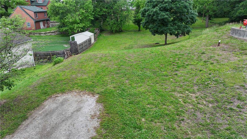 Weston, MO 64098,717 Rock ST
