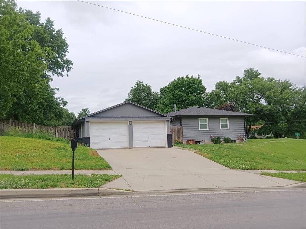 Leavenworth, KS 66048,4426 Shrine Park RD
