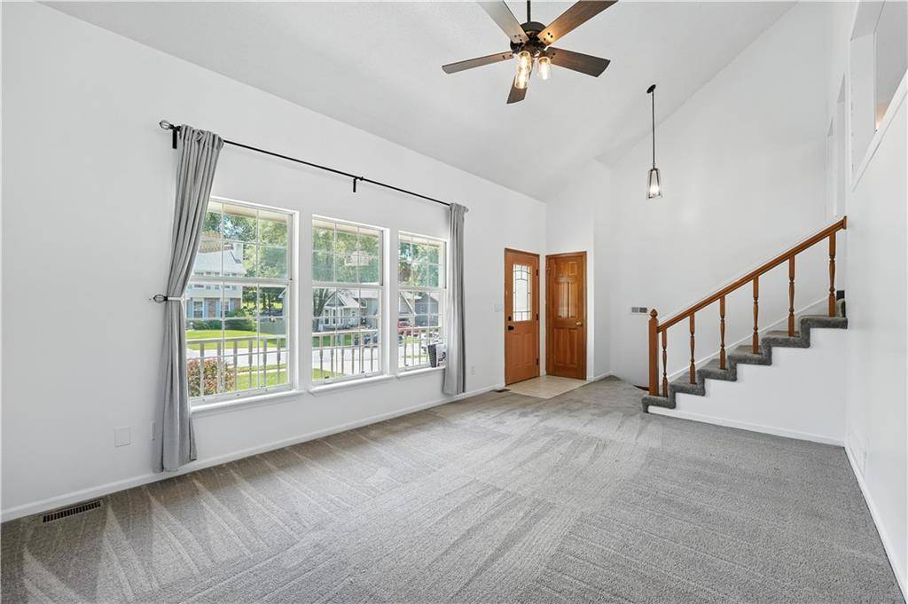 Leavenworth, KS 66048,702 Deerfield ST