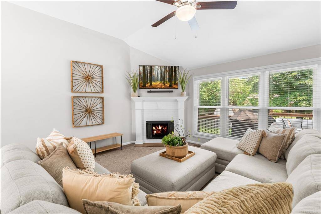 Lee's Summit, MO 64086,1021 NE Woodbury LN