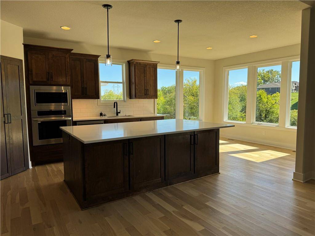 Lenexa, KS 66227,22415 87th TER