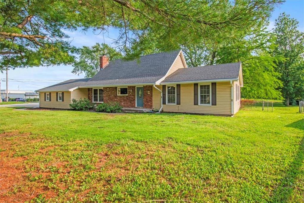 Buckner, MO 64016,30 Cliff DR