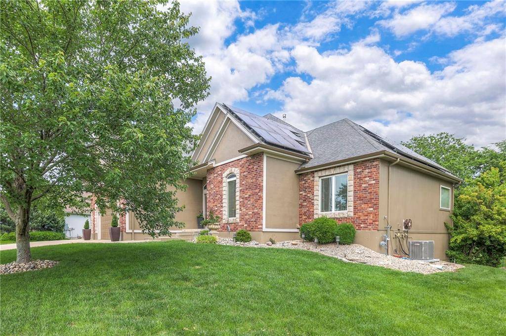 Raymore, MO 64083,913 Birchwood DR