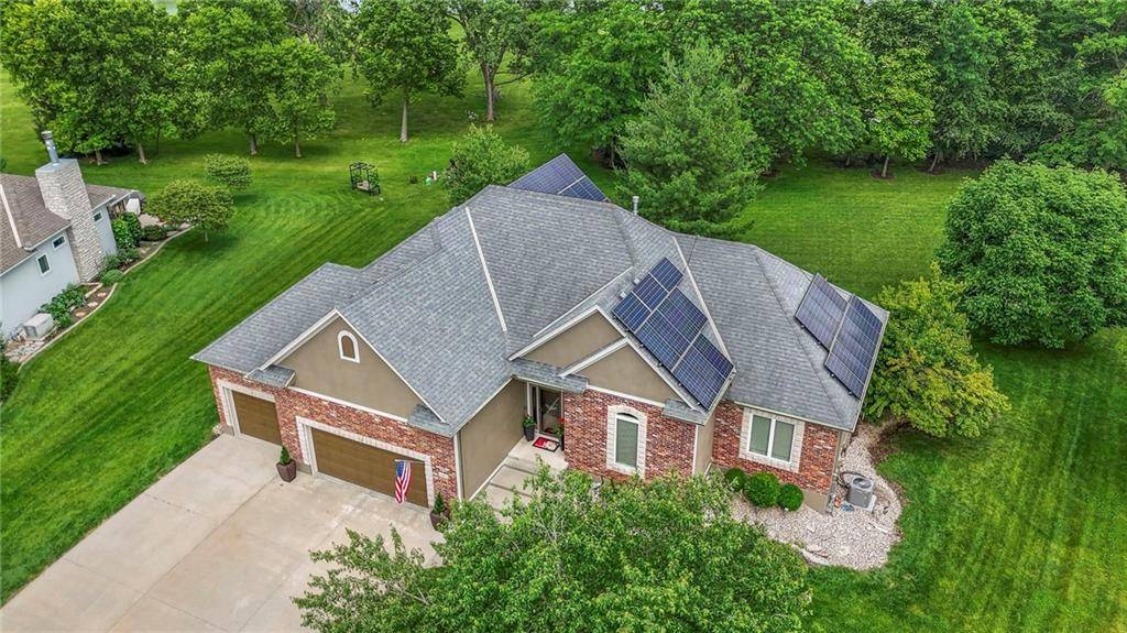 Raymore, MO 64083,913 Birchwood DR