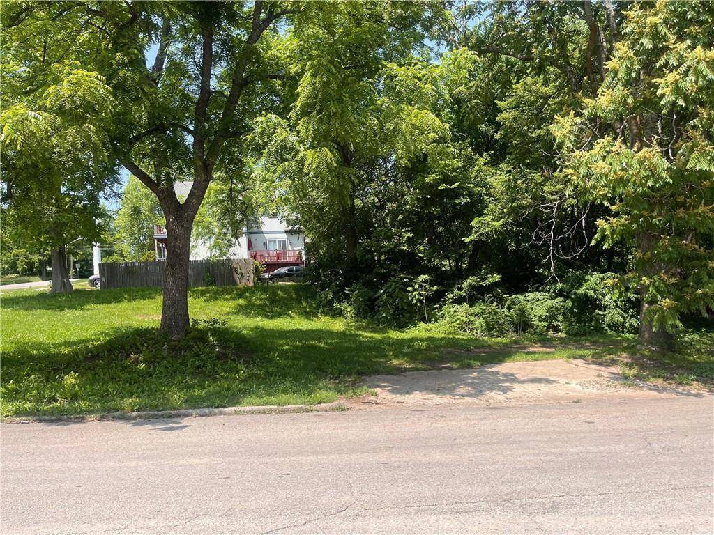 Kansas City, KS 66104,2105 N 10th ST