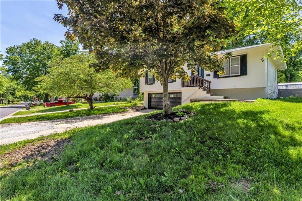 Oak Grove, MO 64075,1604 SE Kingsway ST