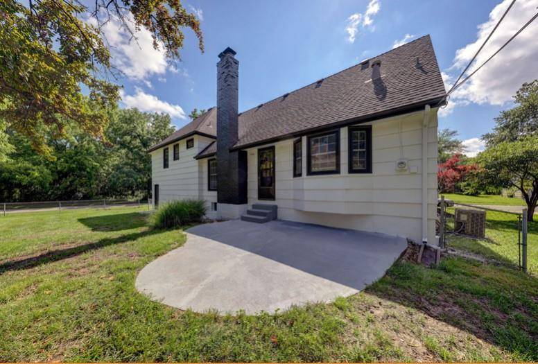 Overland Park, KS 66212,10409 Russell ST