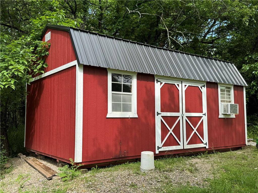 Linn Valley, KS 66040,210 & 214 Kansas DR