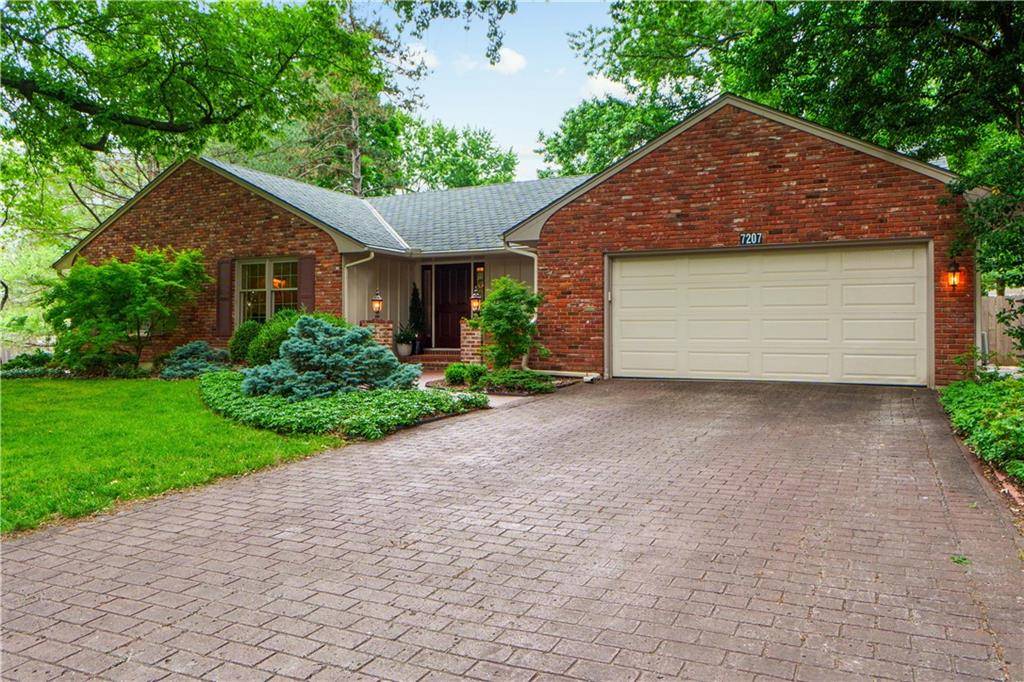 Overland Park, KS 66212,7207 W 100th PL