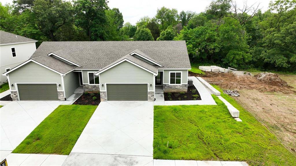 Edwardsville, KS 66111,781 Highland DR