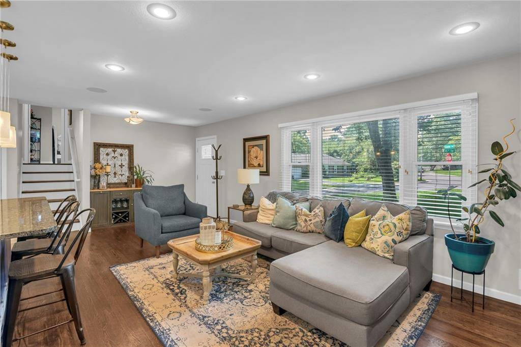 Overland Park, KS 66212,9106 W 95th TER