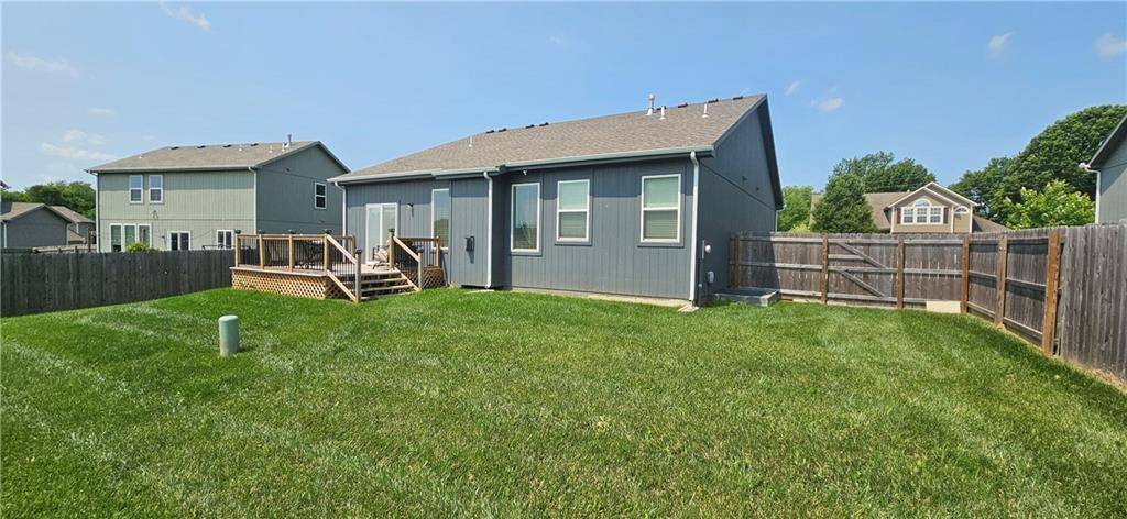 Peculiar, MO 64078,12432 Live Oak CIR