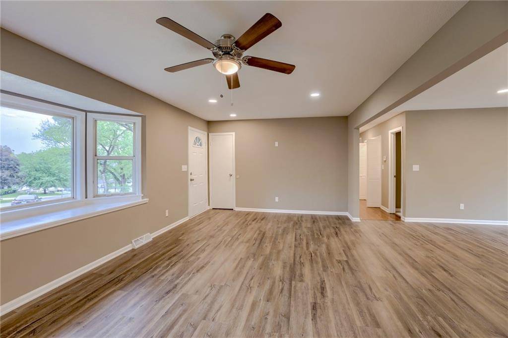 Kansas City, KS 66111,6734 Montana CT