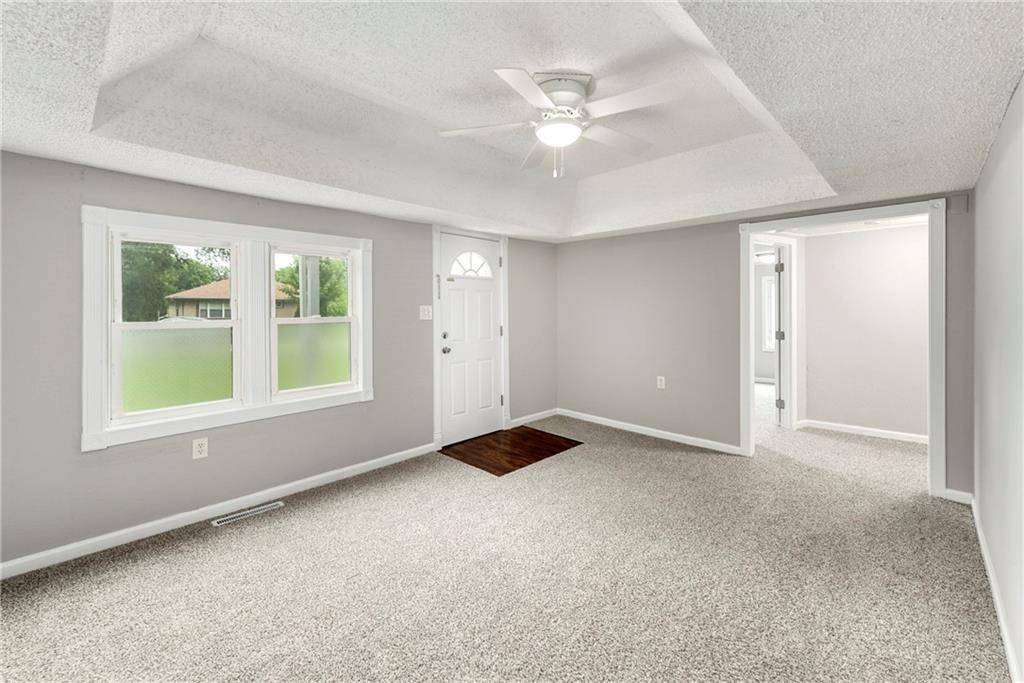Blue Springs, MO 64015,411 SW 9th ST