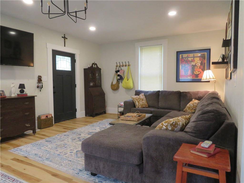 Paola, KS 66071,205 W Wea ST