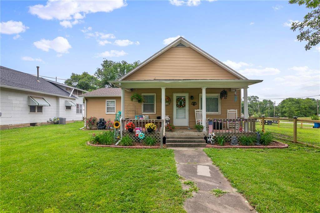 Waverly, KS 66871,302 W 4th ST
