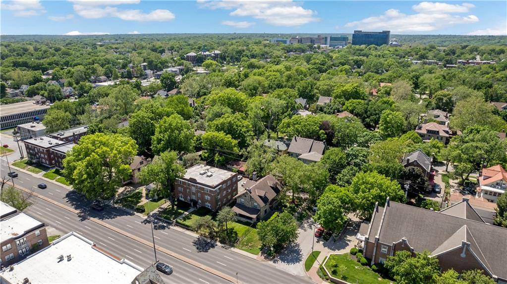 Kansas City, MO 64111,3708-3710 Summit ST