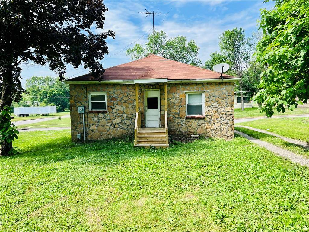 Higginsville, MO 64037,211 W 22nd ST