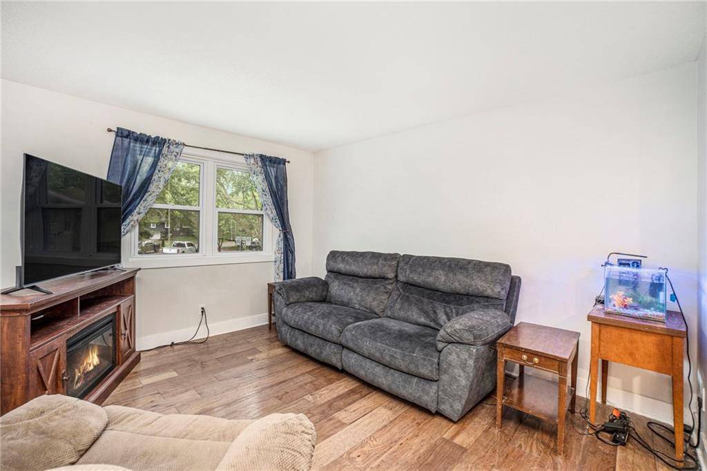 Peculiar, MO 64078,504 W 5th CT