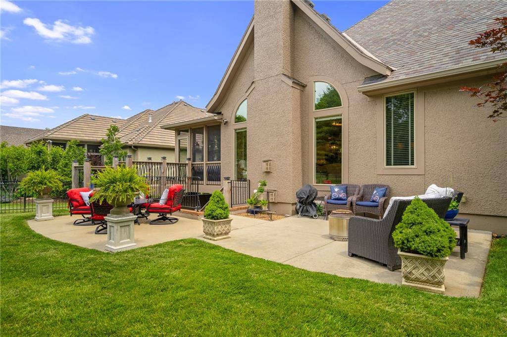 Overland Park, KS 66221,14208 LARSEN ST