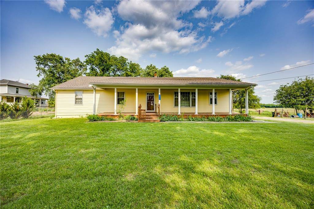 Lawrence, KS 66046,1110 E 1600 RD
