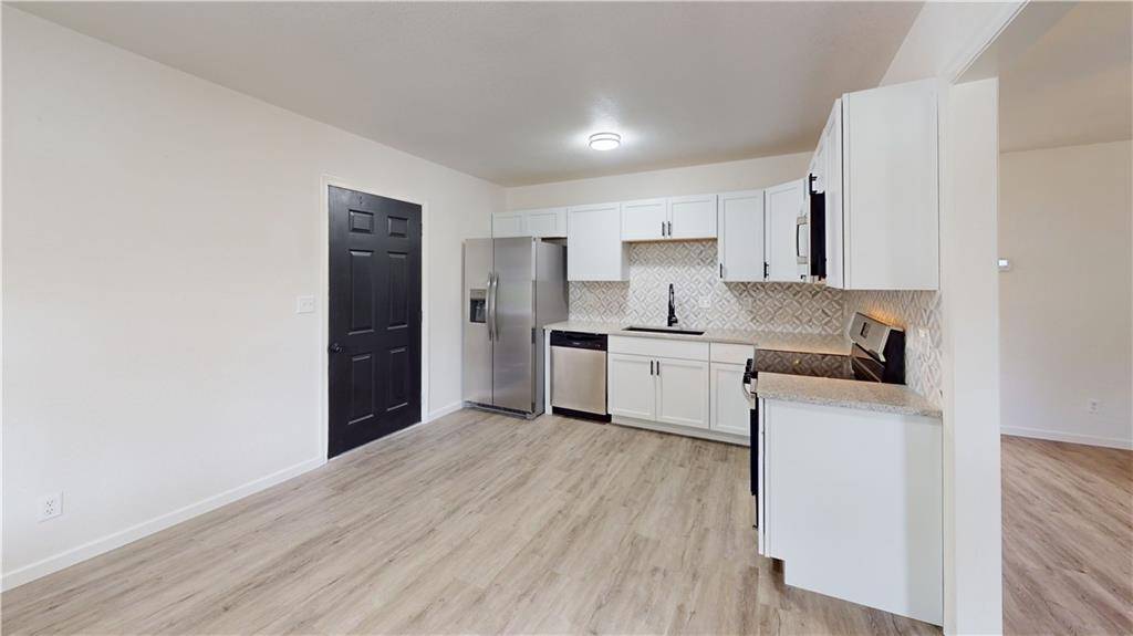 Nevada, MO 64772,118 W Hickory ST