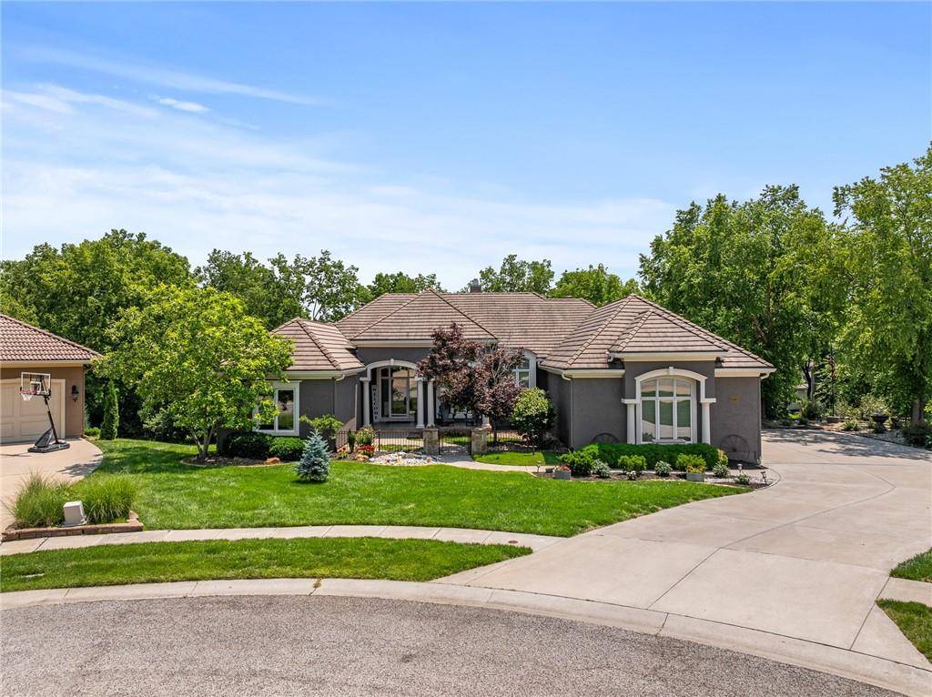 Lenexa, KS 66220,8709 Pine ST