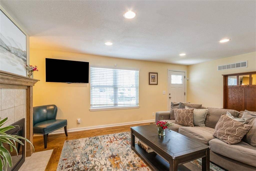 Roeland Park, KS 66205,5334 Birch ST